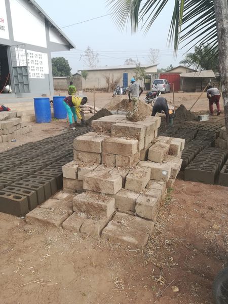 Togo Steine herstellen 107.jpg